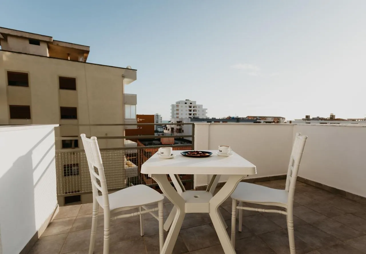 Hotel Miki Durrës 4*,
