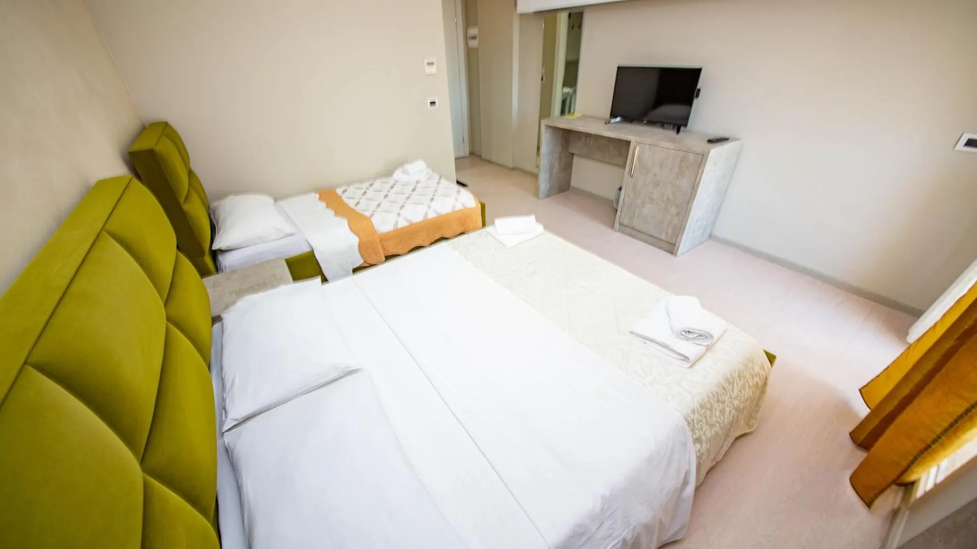 Hotel Miki Durres 4*,  Albania